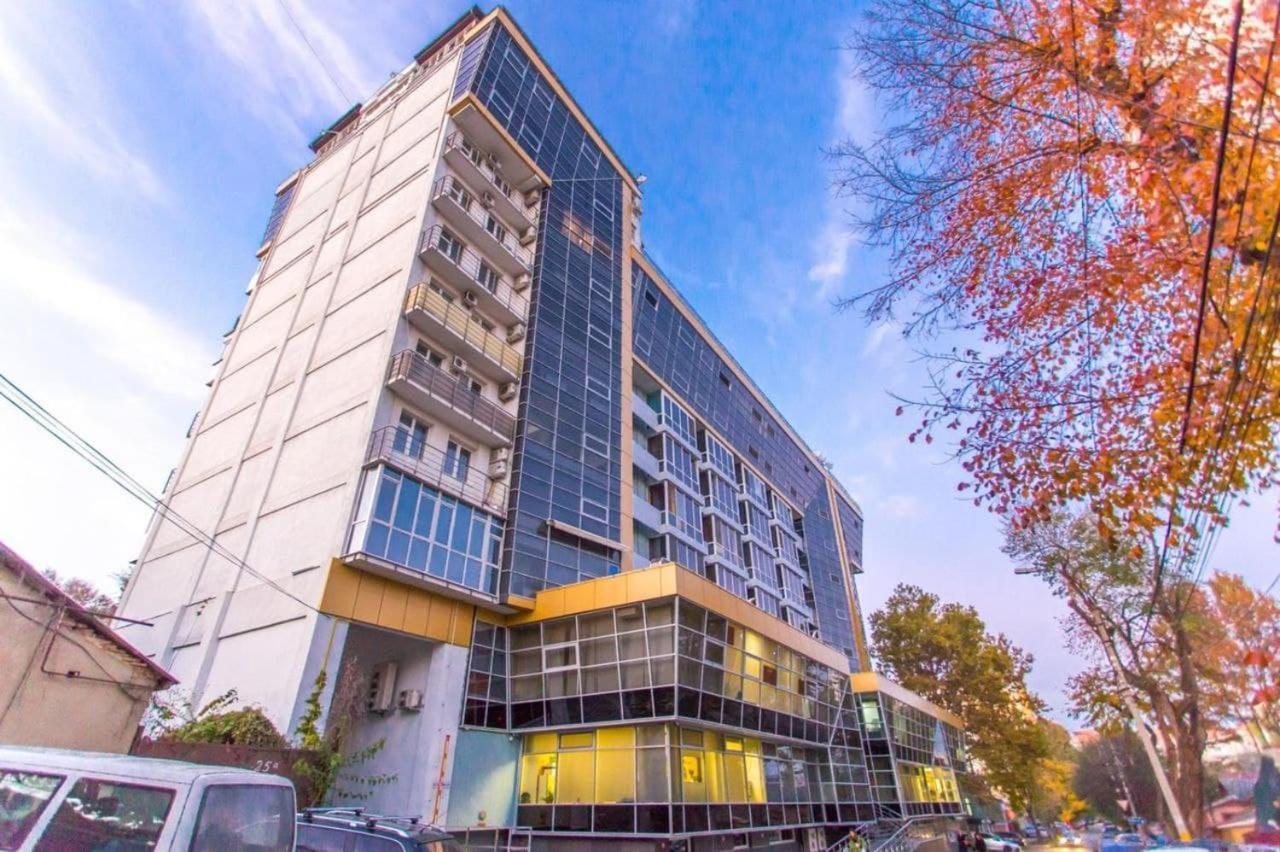 Ultracentral spacious apartment Chisináu Exterior foto